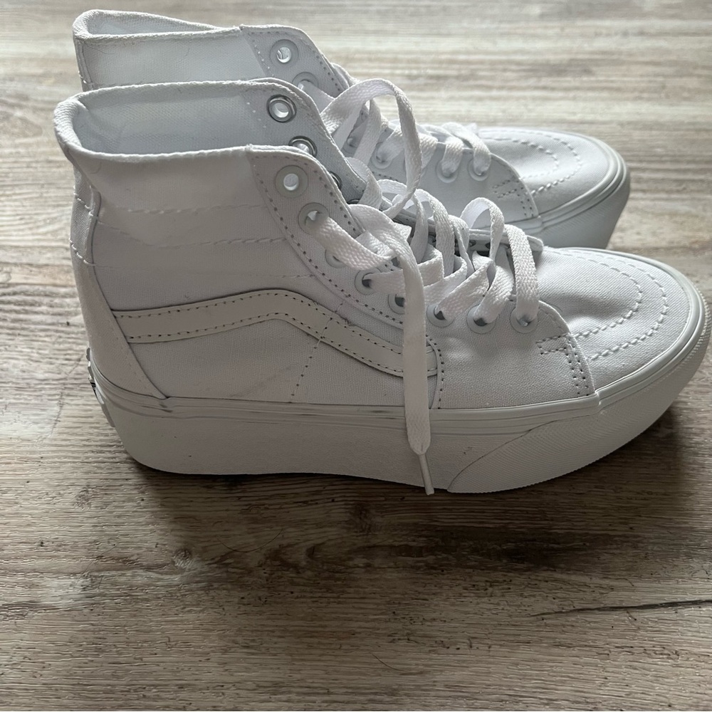 Vans Women's Sk8-Hi Platform in White NWOB